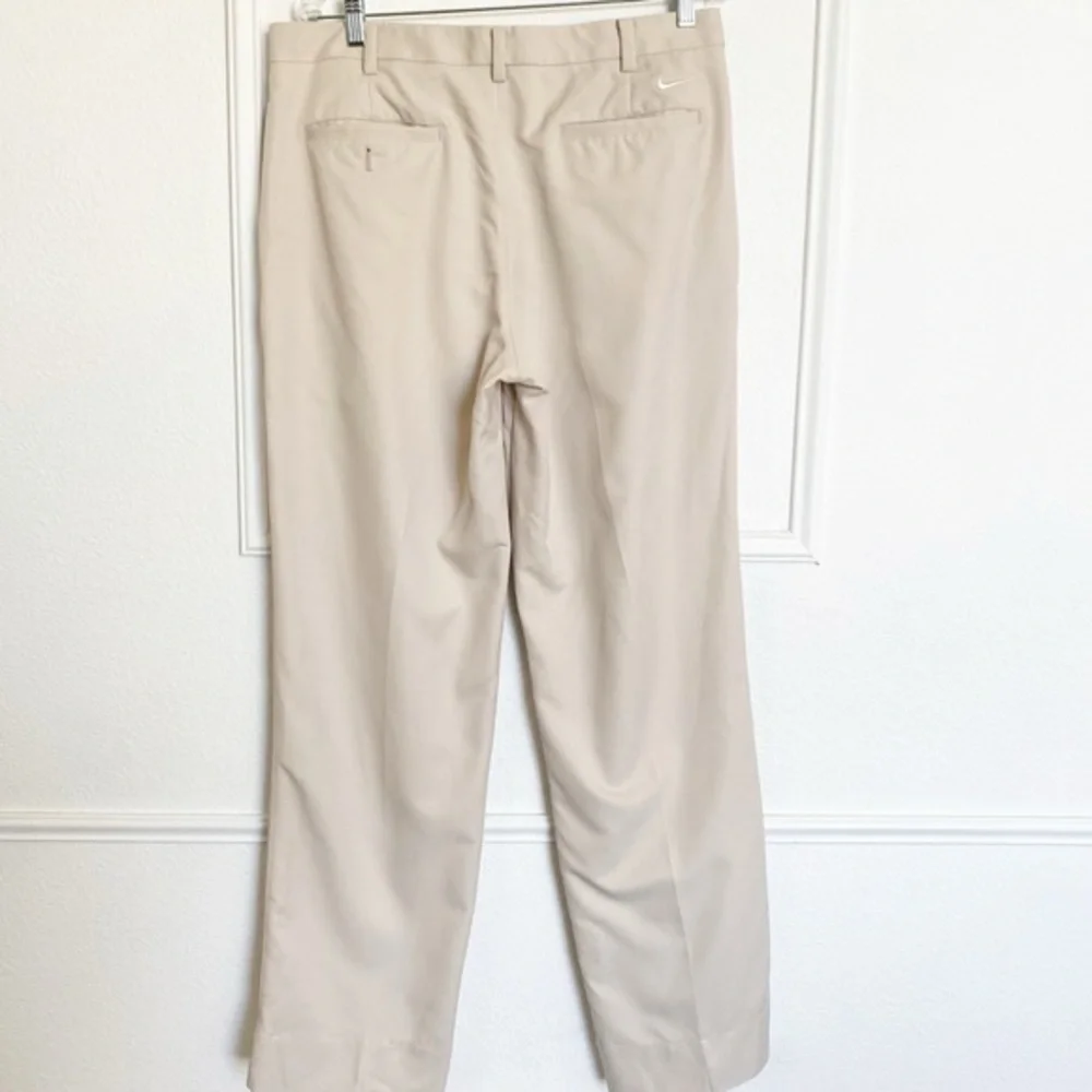 NikeGolf Dri fit Golf Pants in Beige
